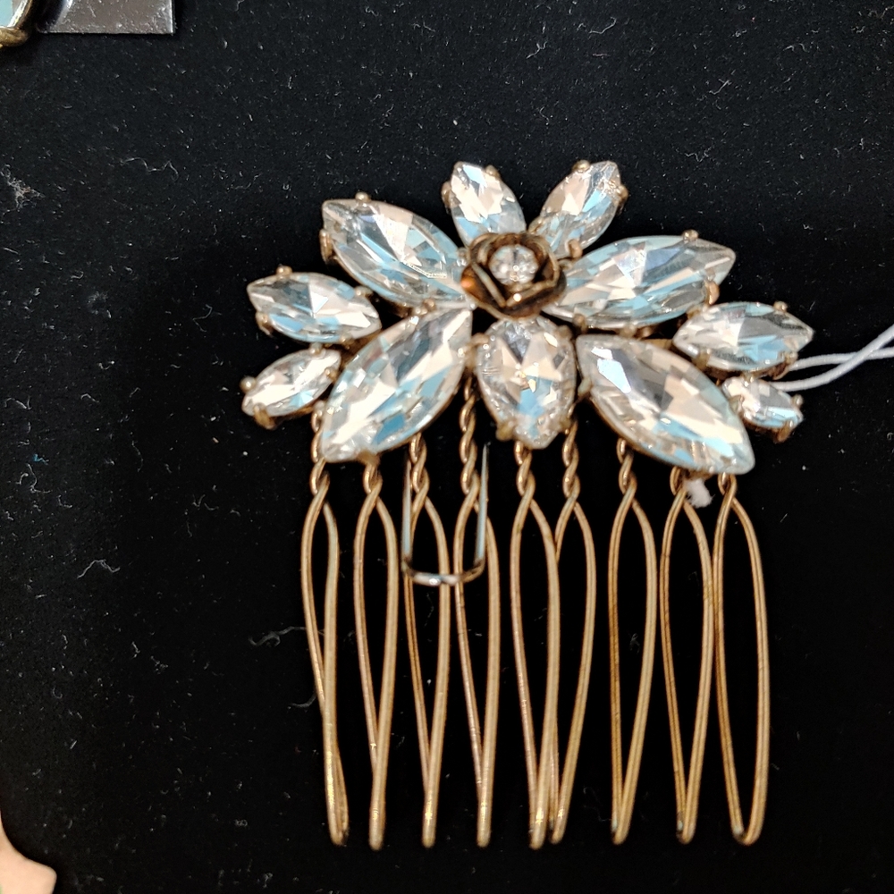 Chloe & Isabel Rosette flower hair comb